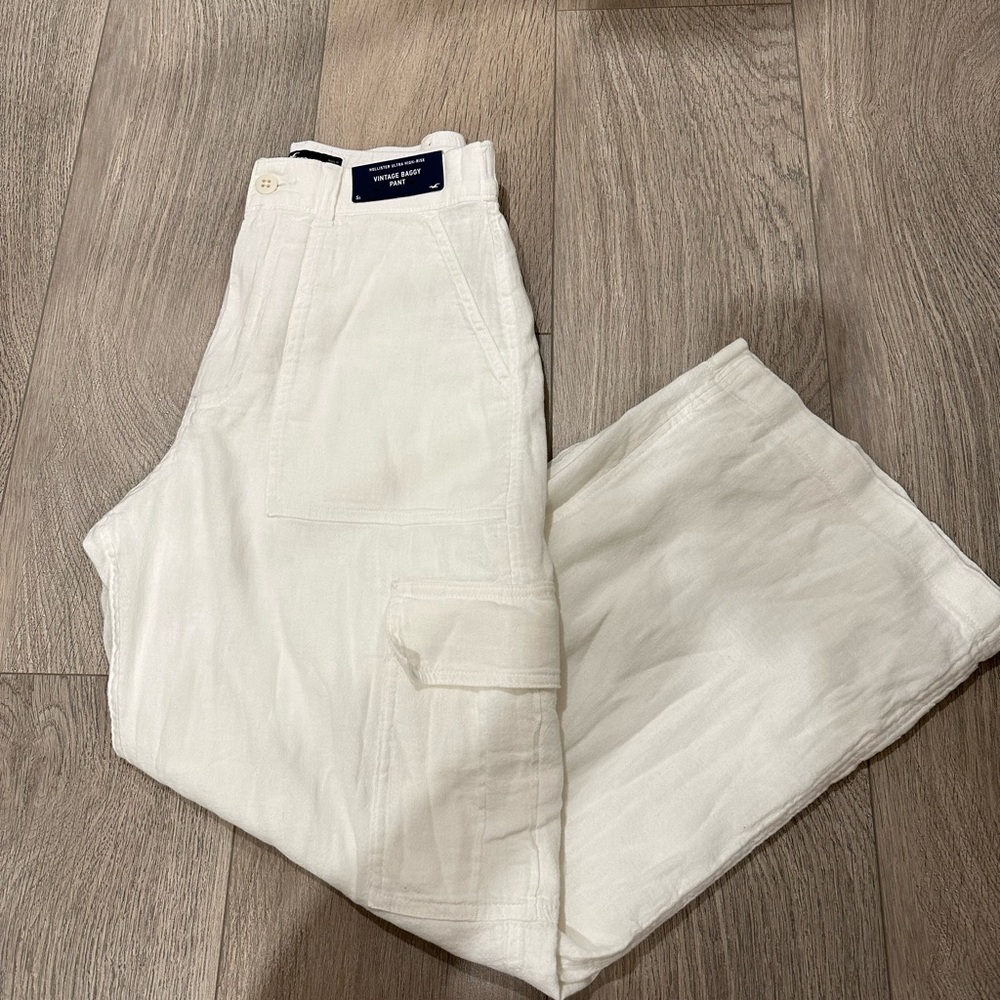 Hollister White Linen Cargo Pants- short